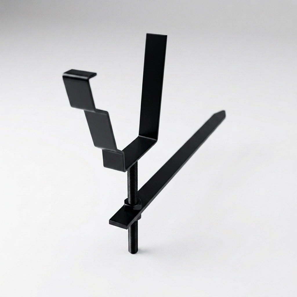 Moulded Ogee Gutter Rise and Fall Bracket 125 x 100mm — RAL 9005