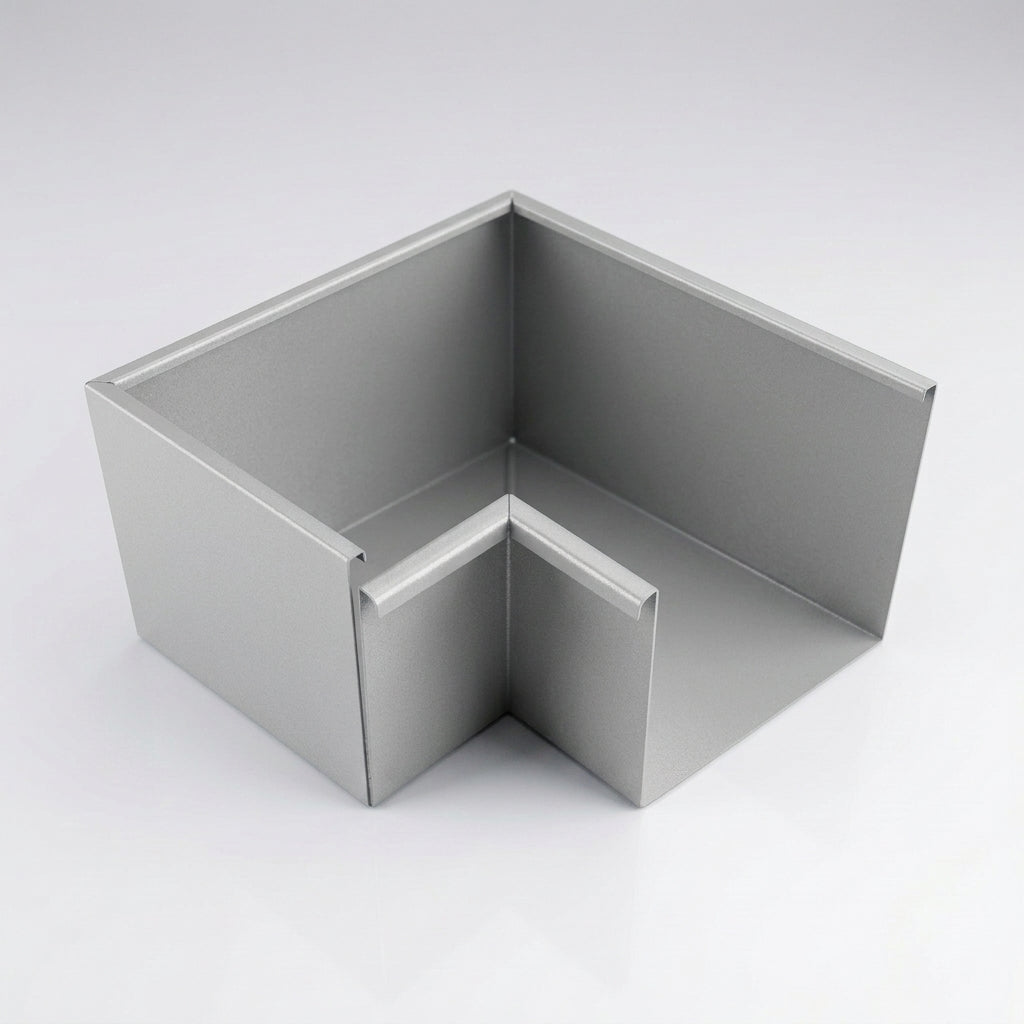 135° Aluminium Box Gutter Angle 135 x 100mm — RAL 9006
