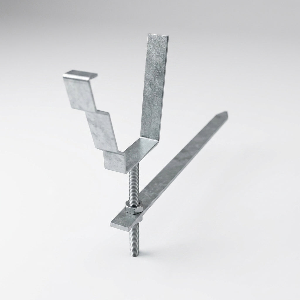 Moulded Ogee Gutter Rise and Fall Bracket 125 x 100mm (view 2)