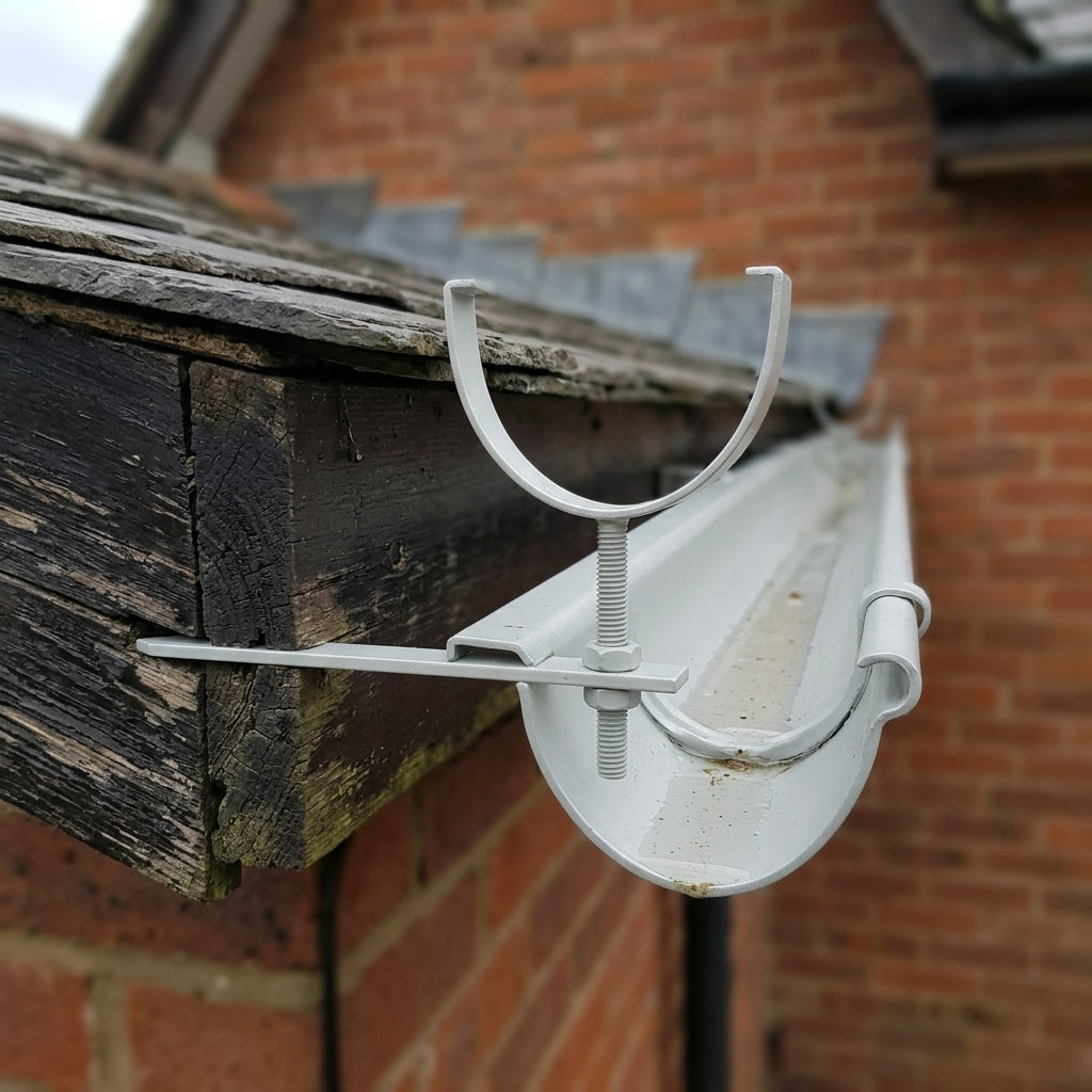 130mm Rise and Fall Gutter Bracket for Deepflow Aluminium System — RAL 7035 (in use)