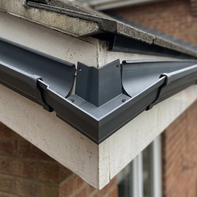 Aluminium Moulded Ogee Gutter External Angle 90° – 125 x 100mm